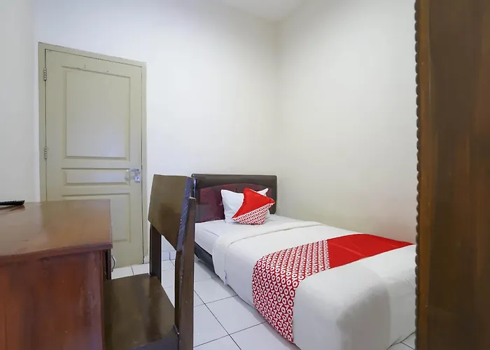 Oyo Life 2874 Berlian Residence