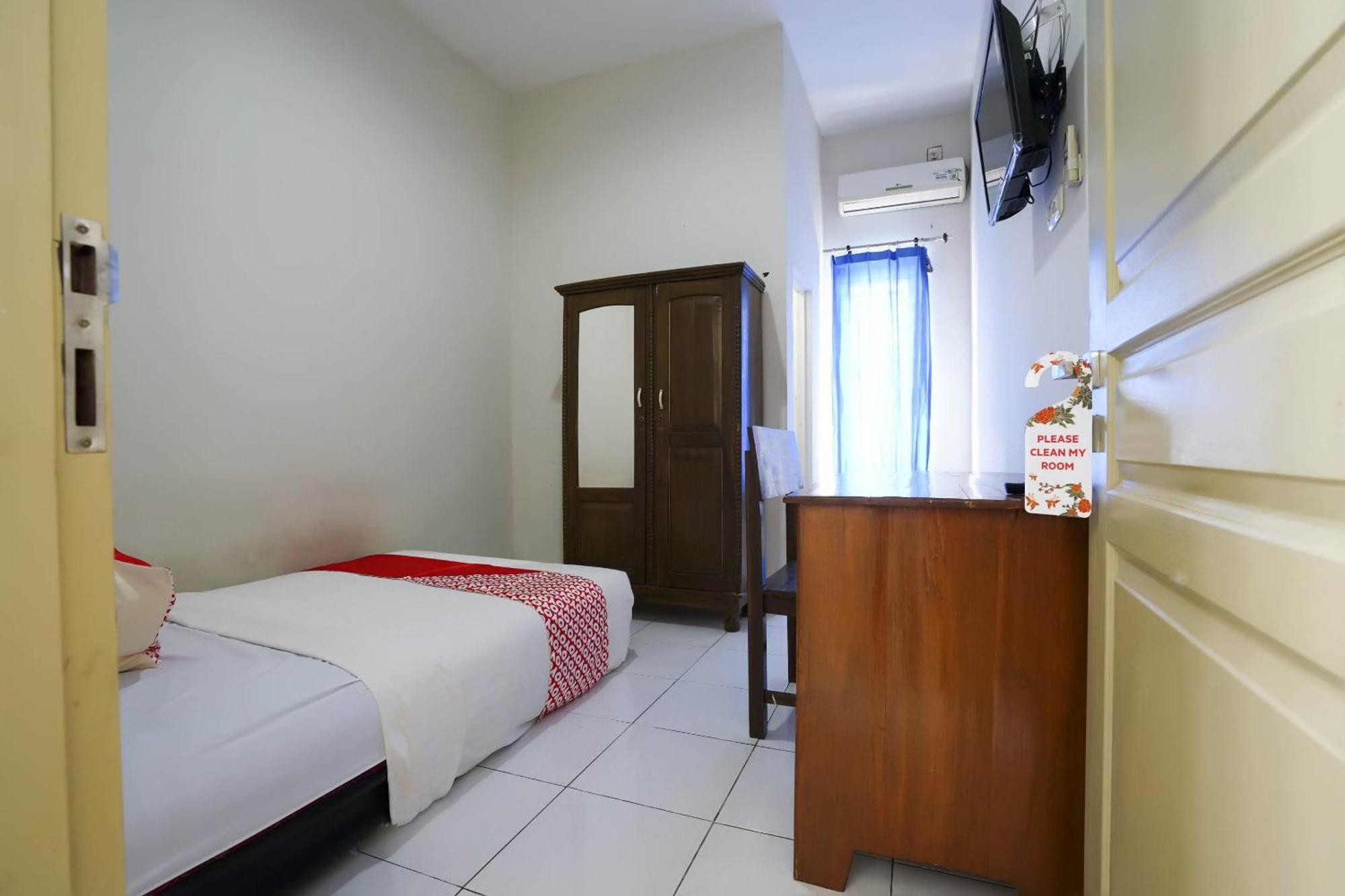 Oyo Life 2874 Berlian Hotel Palembang